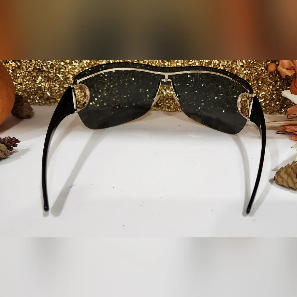 Gucci Rimless Shield Sunglasses - Picture 5 of 8